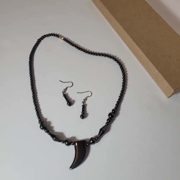 TUNGSTEN Horn / Tooth Pendant Bead Necklace with Earrings Set - Picture 12 of 16